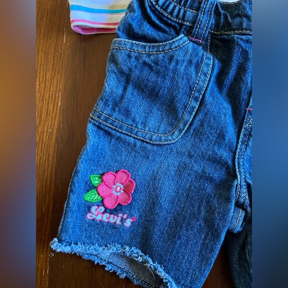 Levi's 2 Piece Set, Jeans Capris and Tank Top - 18 Months - Picture 2 of 6